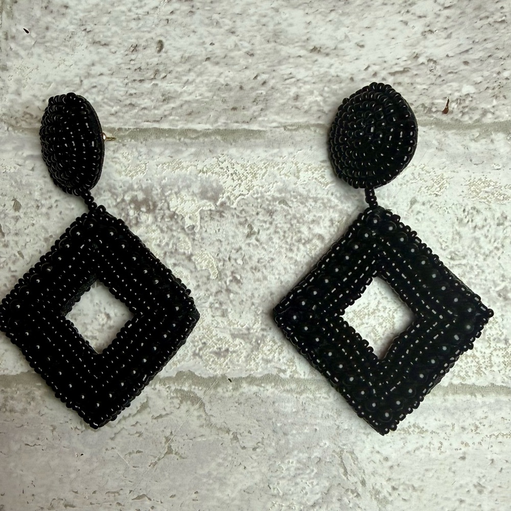 Vintage Kenneth Lane Black Beaded Earrings Pierced Dangle EUC😍